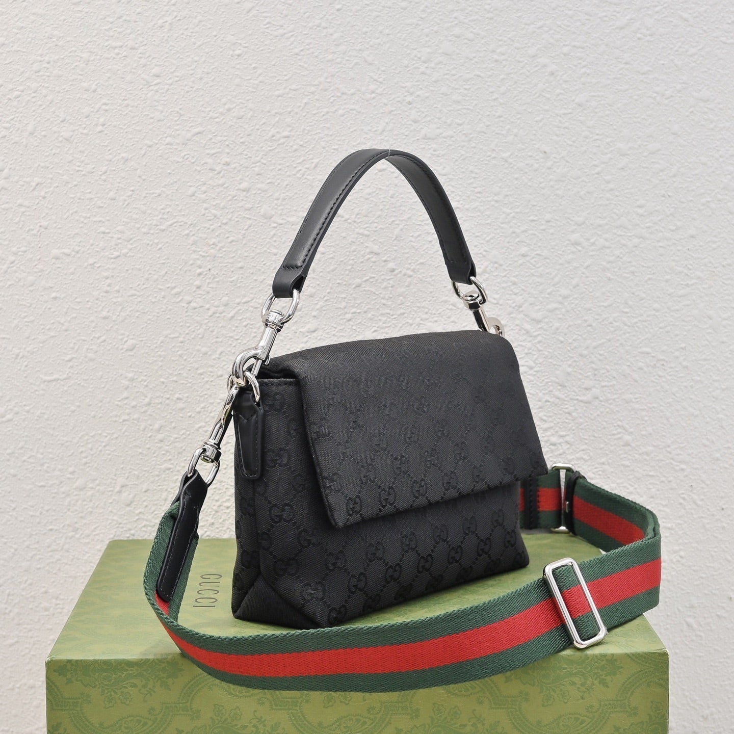 Gucci GG Canvas Small Top Handle Crossbody Bag – 821617