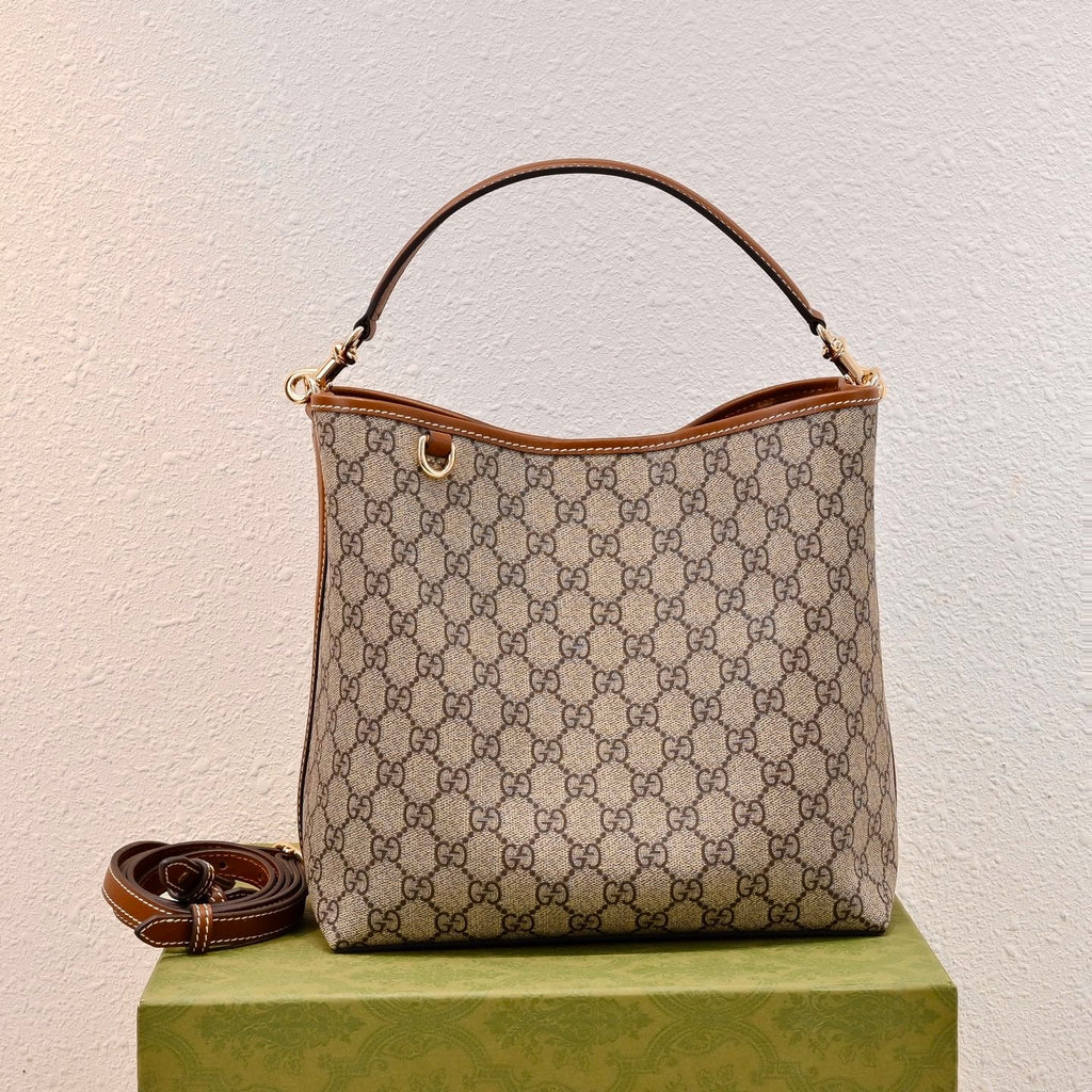 Gucci Emblem Bucket Bag-815103