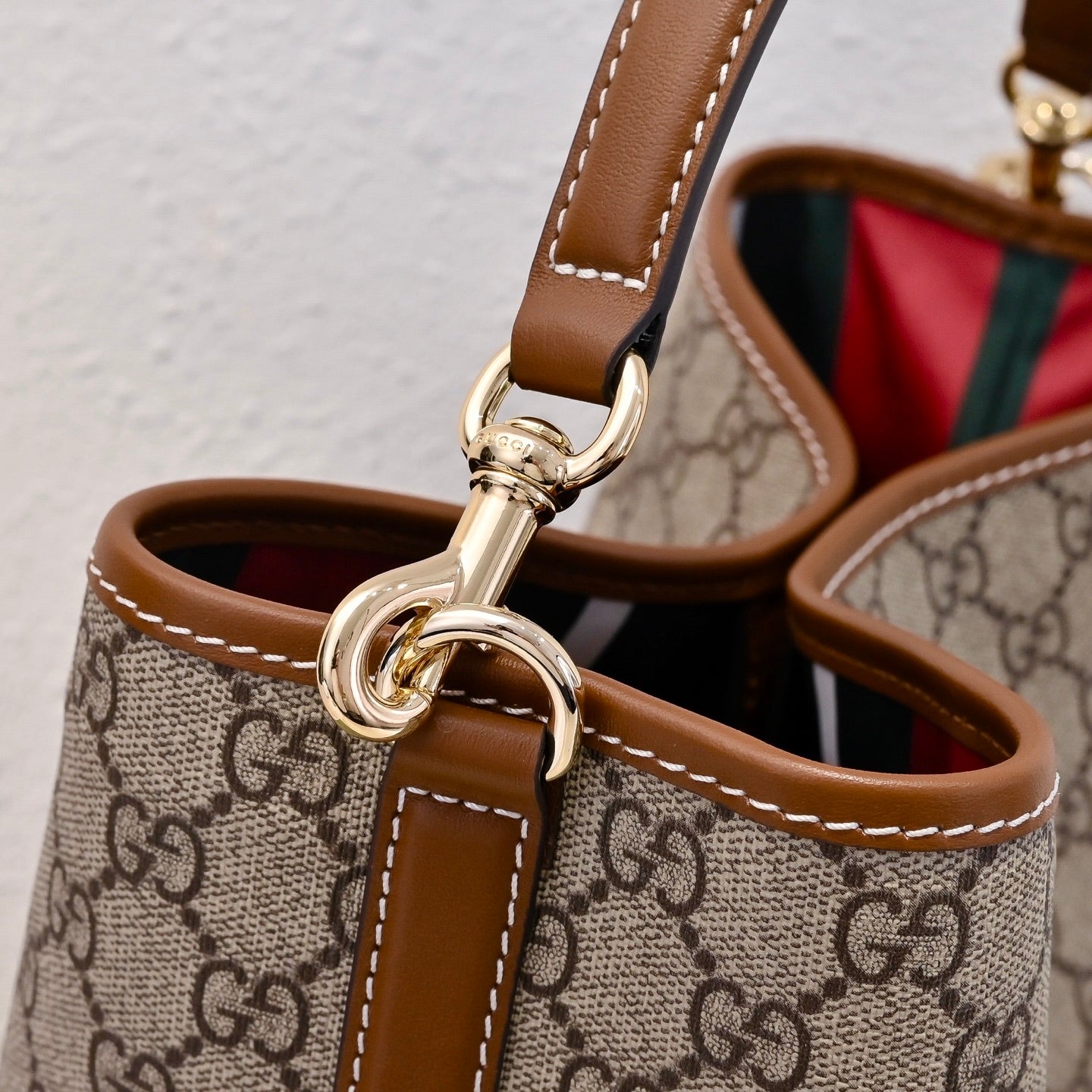 Gucci Emblem Bucket Bag-815103