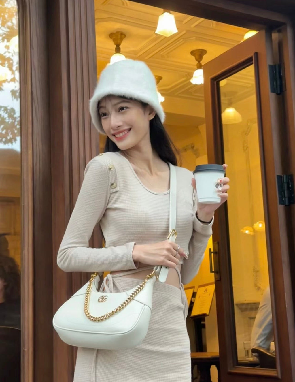 Gucci GG Aphrodite Crescent Shoulder Bag – 731817