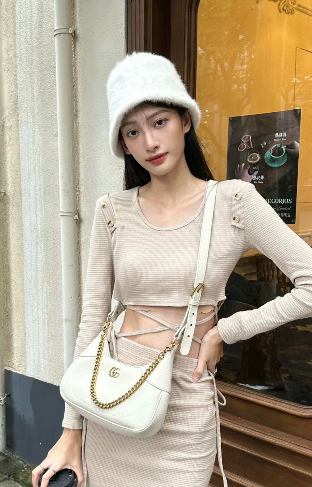 Gucci GG Aphrodite Crescent Shoulder Bag – 731817