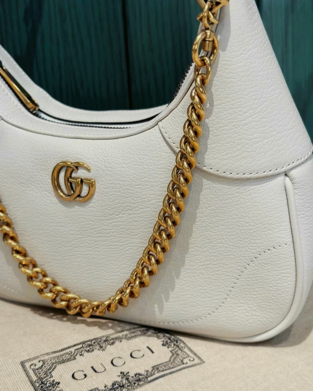 Gucci GG Aphrodite Crescent Shoulder Bag – 731817