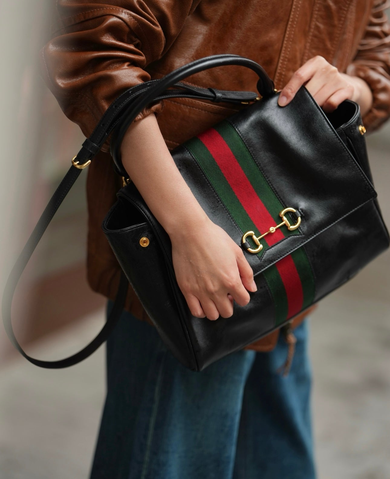 Gucci GG Paparazzo Medium Handbag – 875018