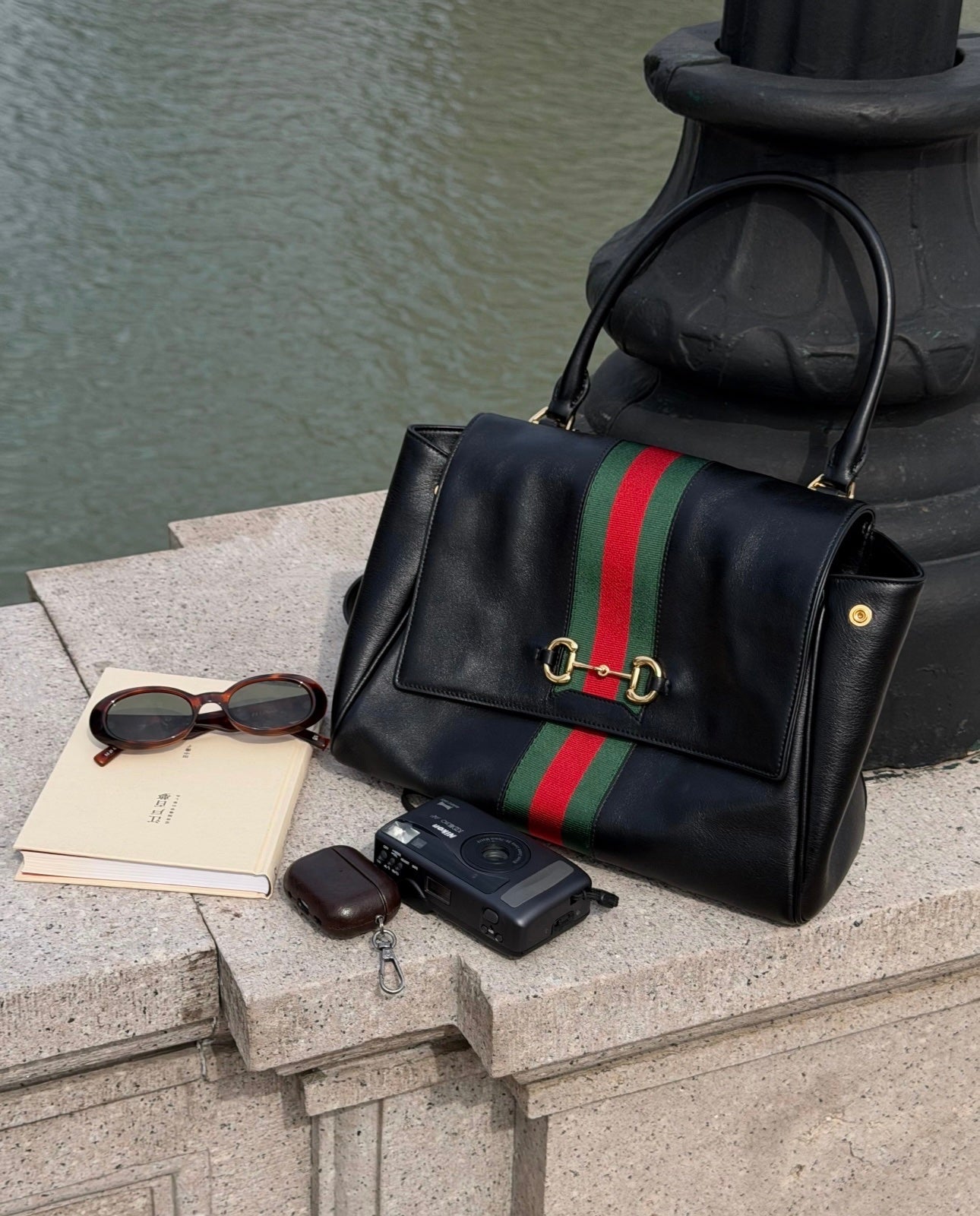 Gucci GG Paparazzo Medium Handbag – 875018