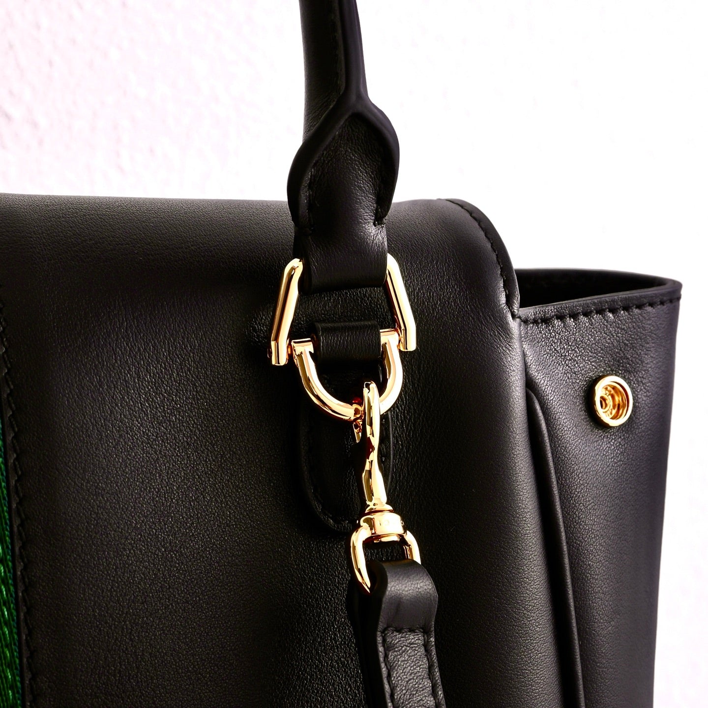 Gucci GG Paparazzo Medium Handbag – 875018