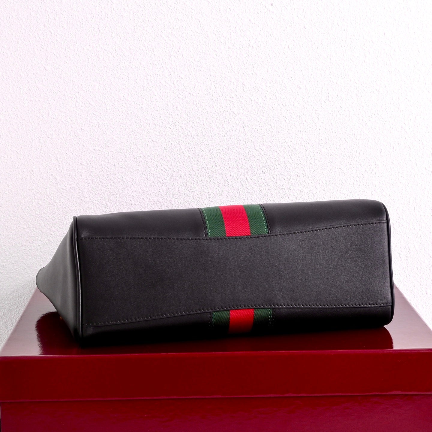 Gucci GG Paparazzo Medium Handbag – 875018