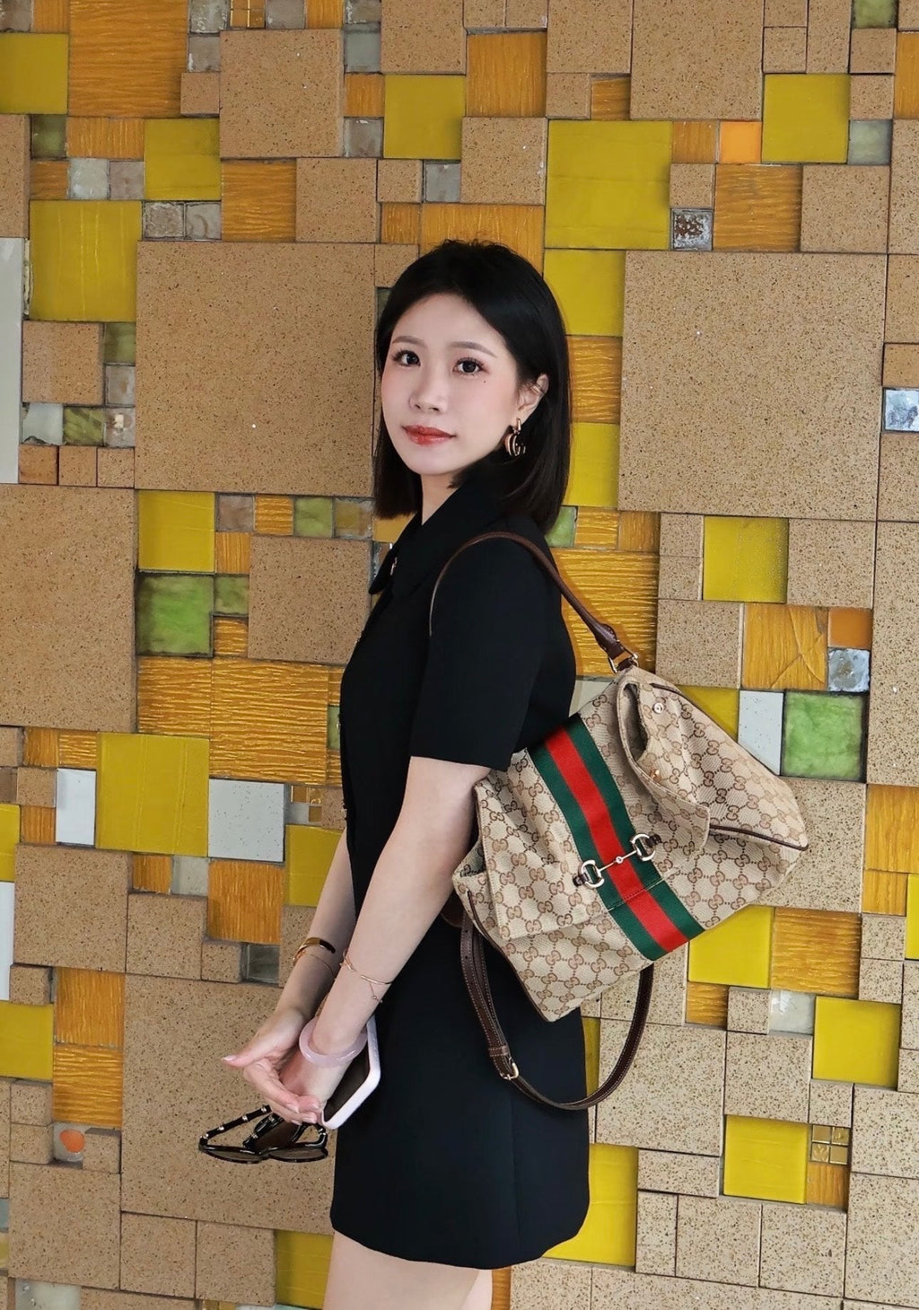 Gucci GG Paparazzo Medium Handbag – 875018