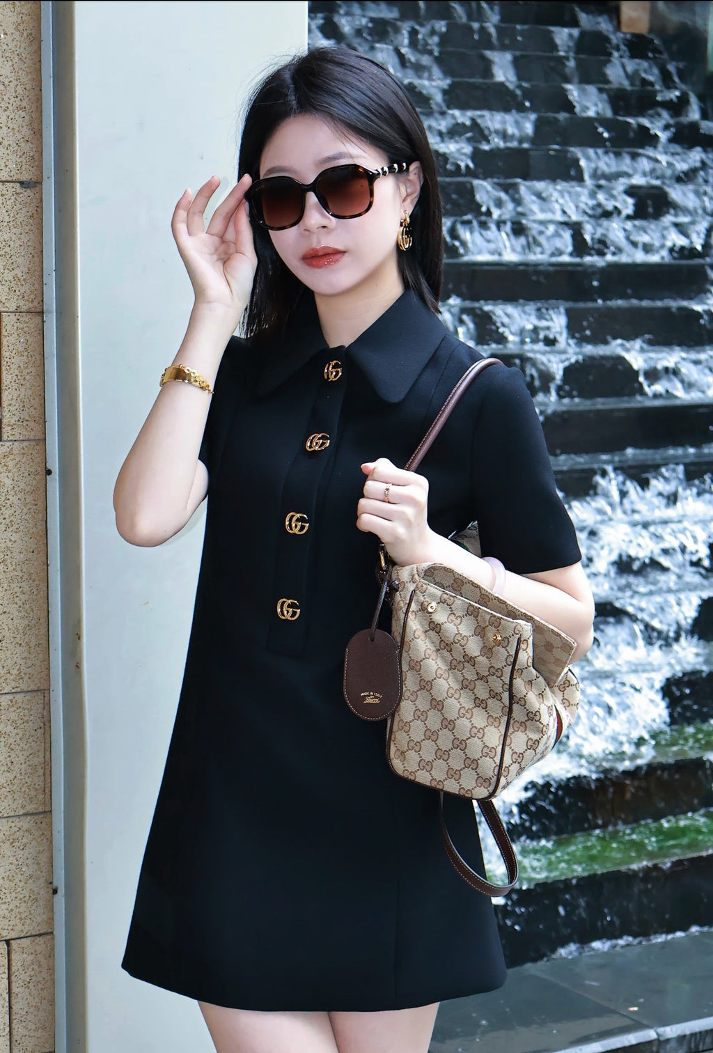 Gucci GG Paparazzo Medium Handbag – 875018