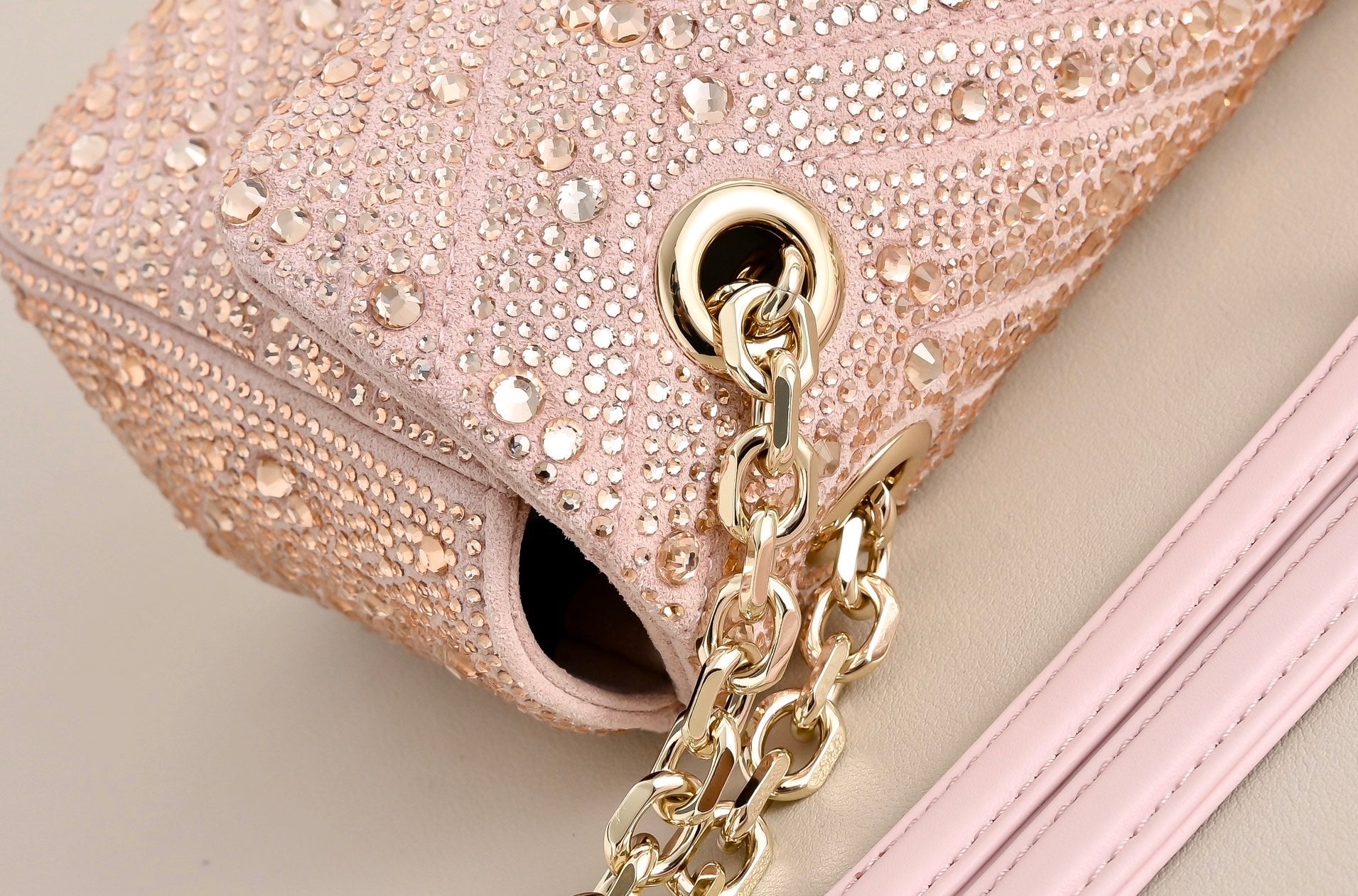 Gucci GG Marmont Crystal Shoulder Bag – 837280