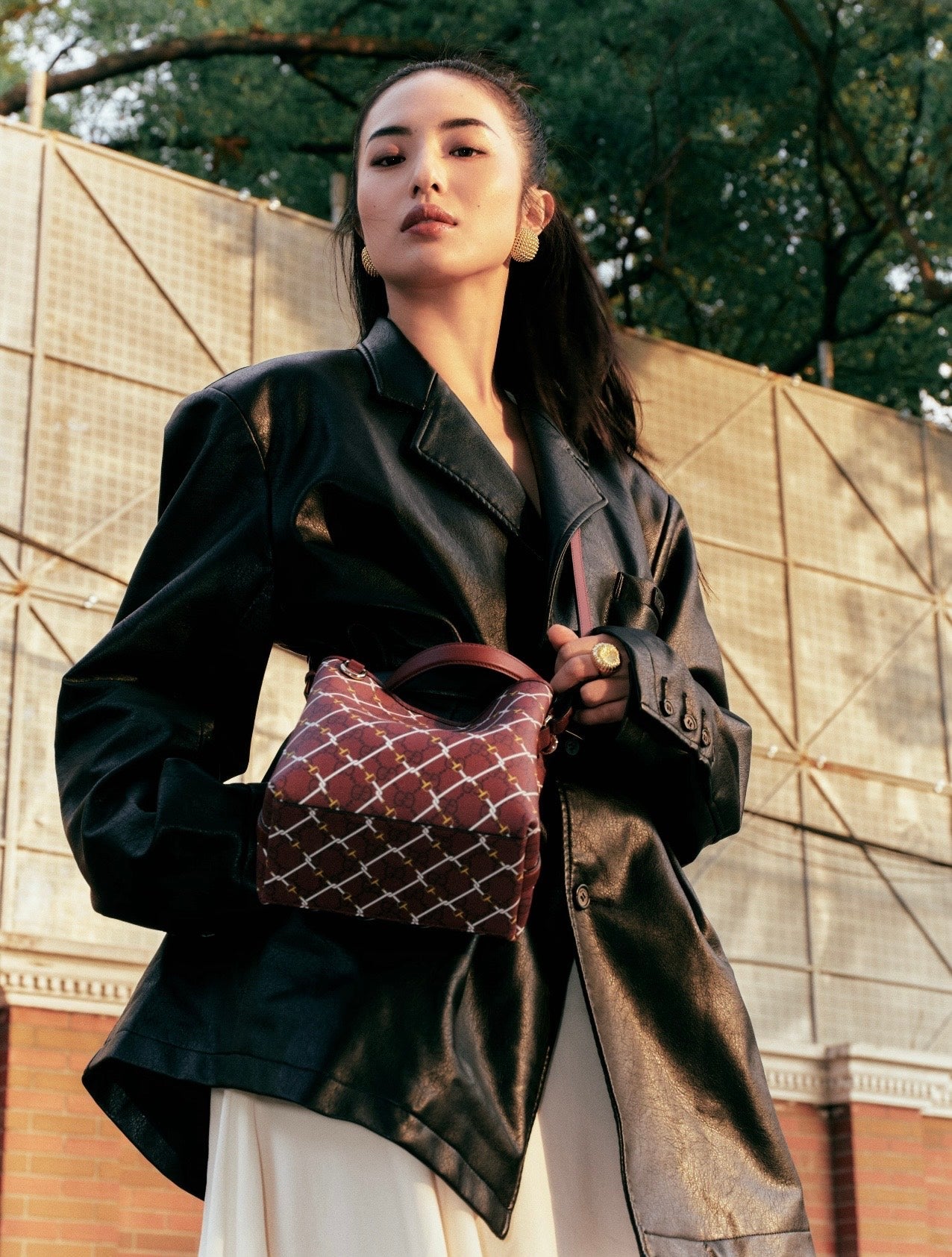 Gucci GG Emblem Bucket Bag – 815118