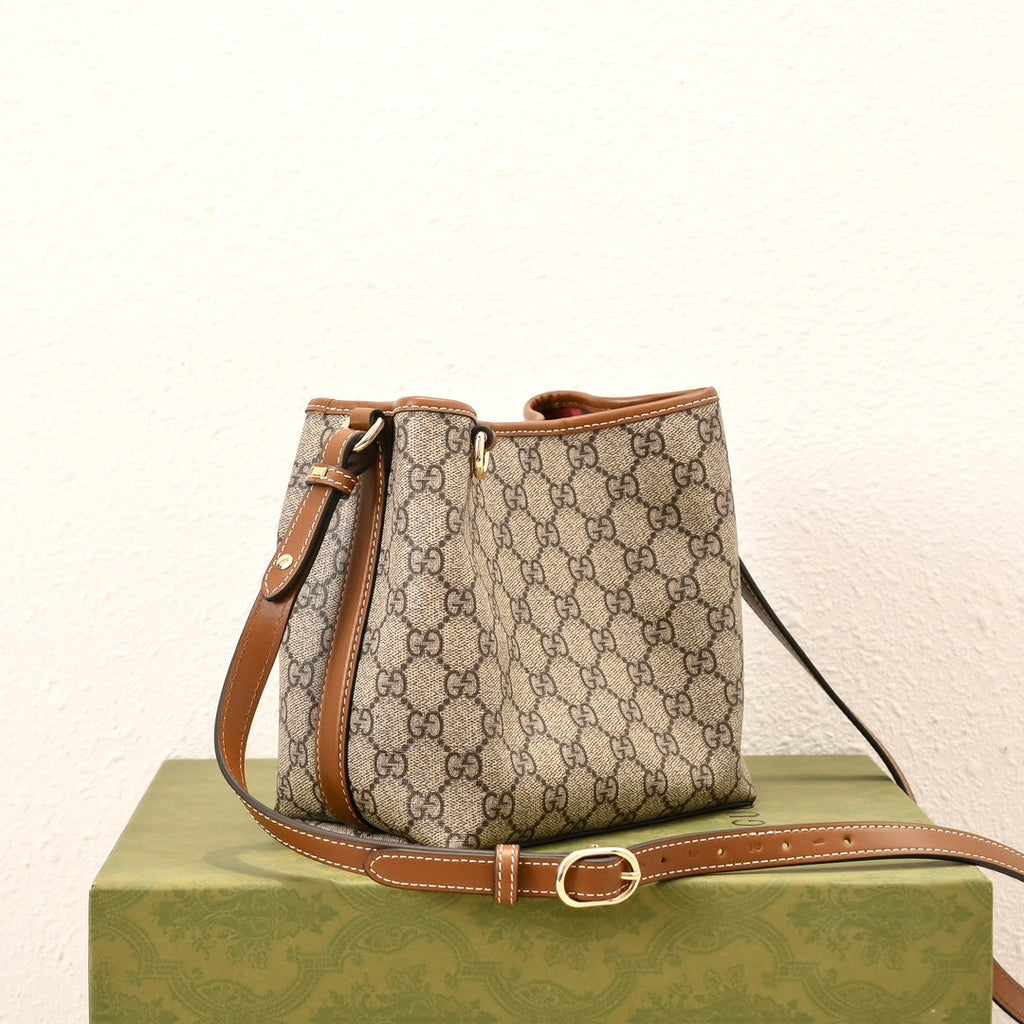 Gucci GG Emblem Bucket Bag – 815118