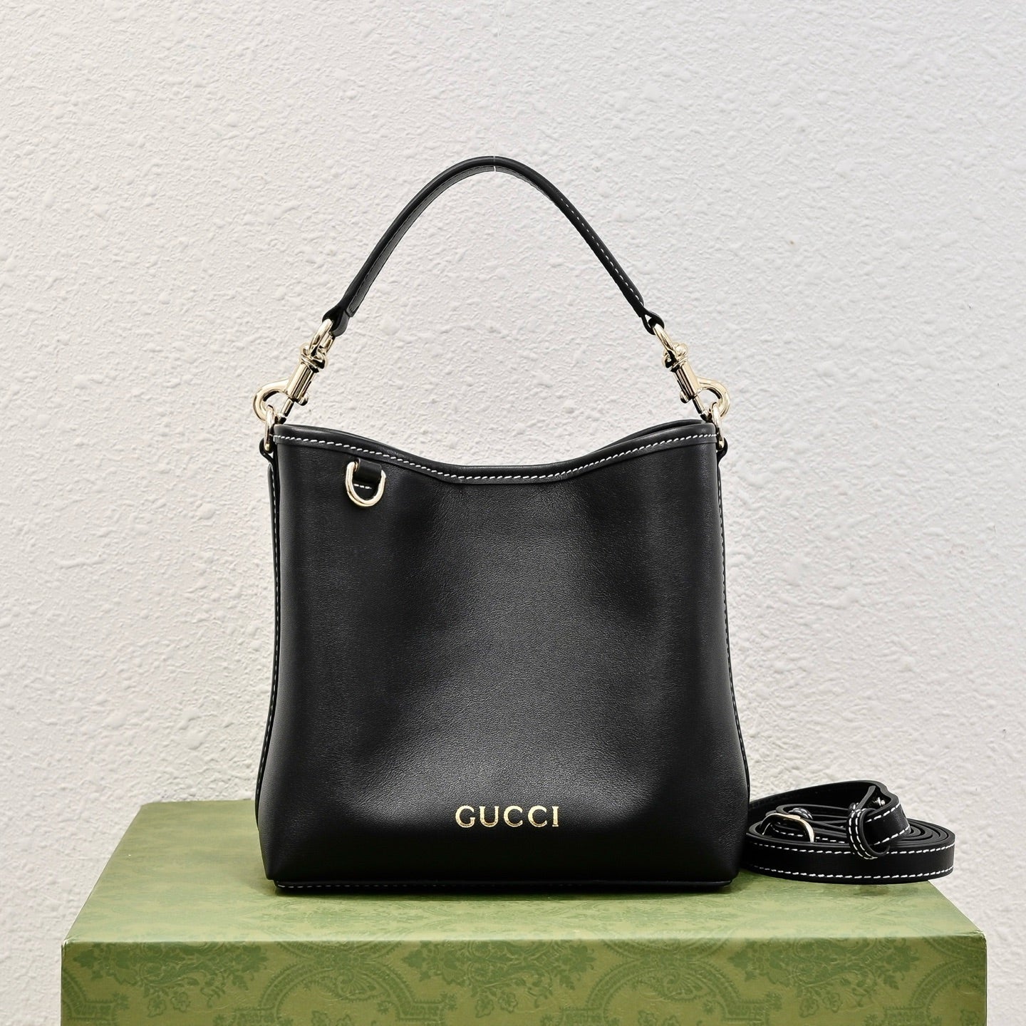 Gucci GG Emblem Bucket Bag – 815118