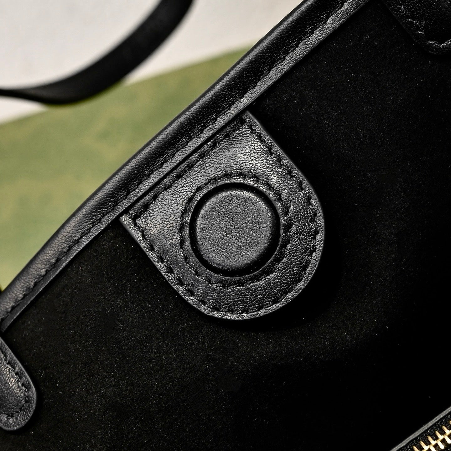 Gucci GG Emblem Bucket Bag – 815118