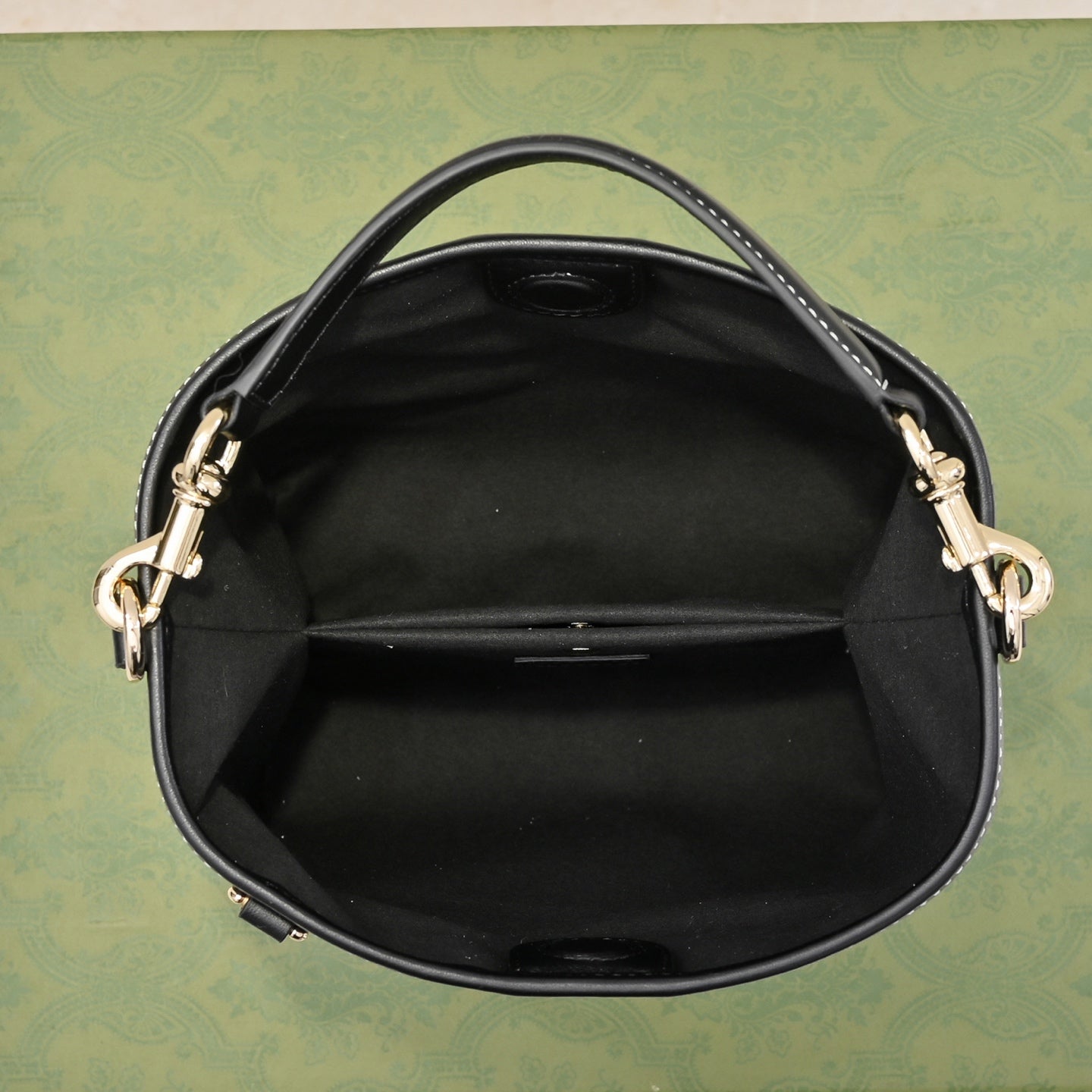 Gucci GG Emblem Bucket Bag – 815118