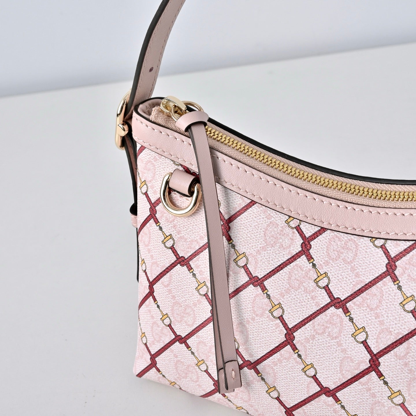 Gucci GG Emblem New Year Limited Shoulder Bag – 847450