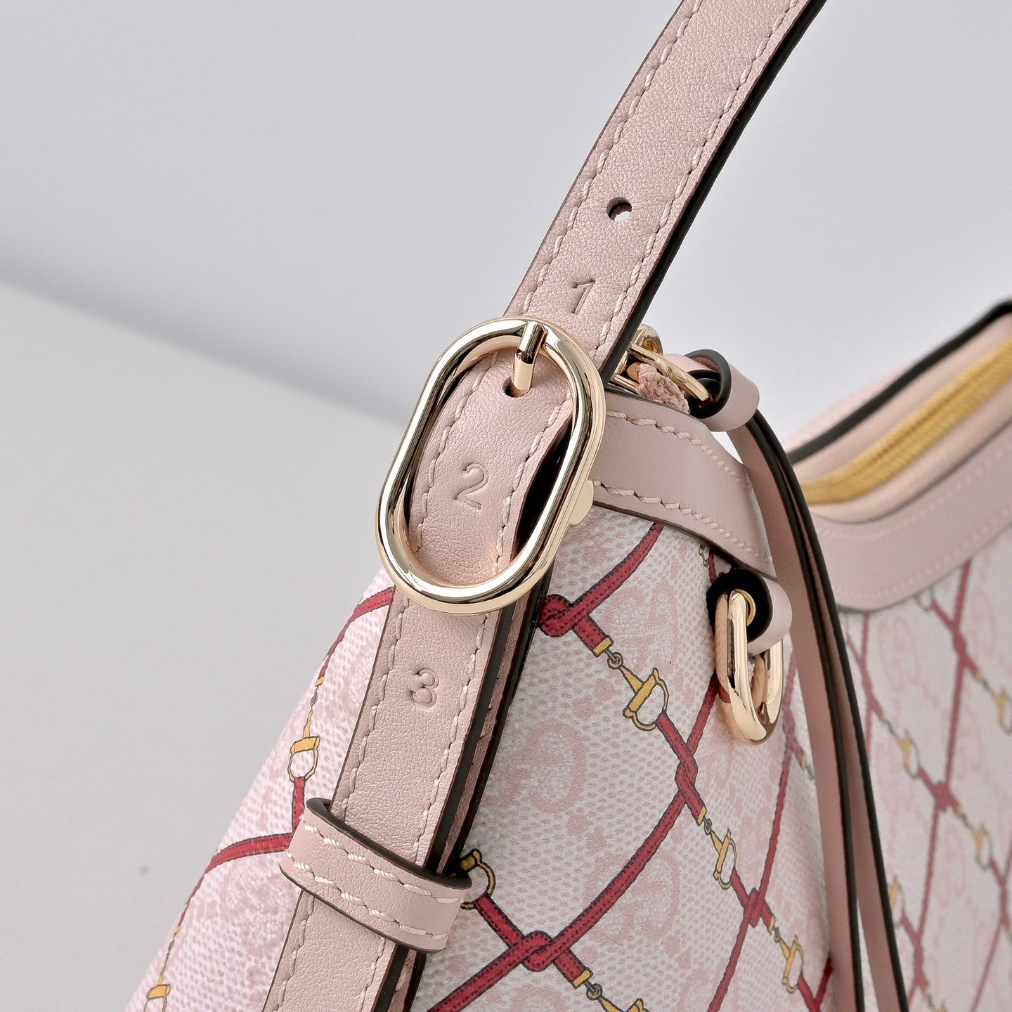 Gucci GG Emblem New Year Limited Shoulder Bag – 847450