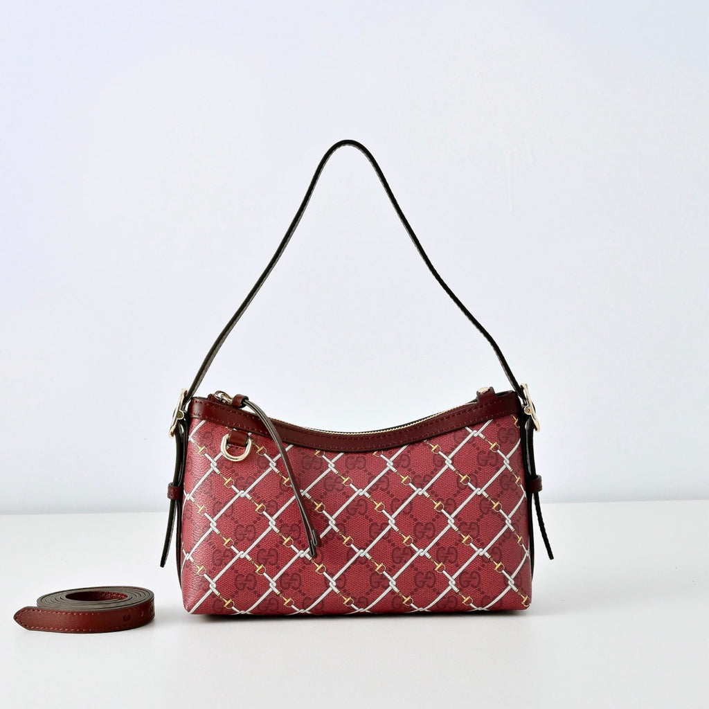 Gucci GG Emblem New Year Limited Shoulder Bag – 847450