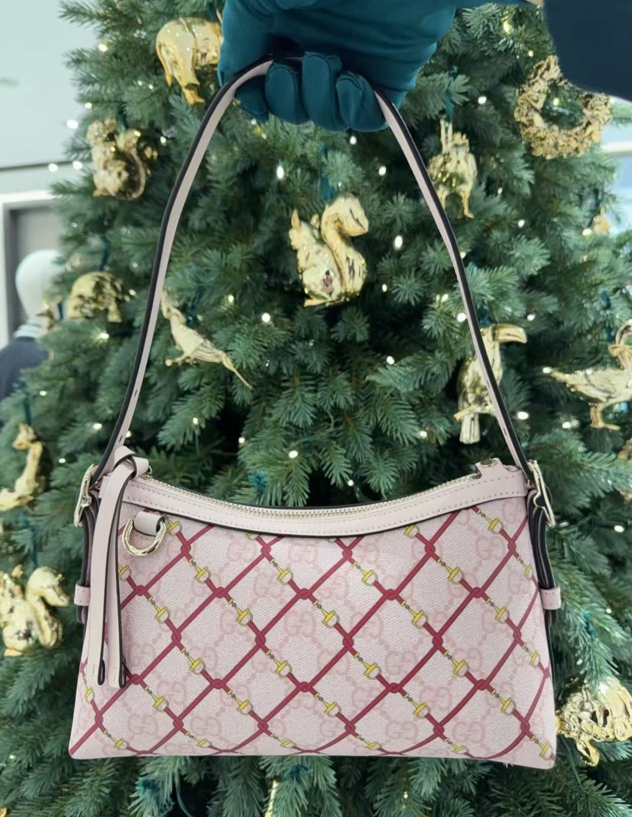 Gucci GG Emblem New Year Limited Shoulder Bag – 847450