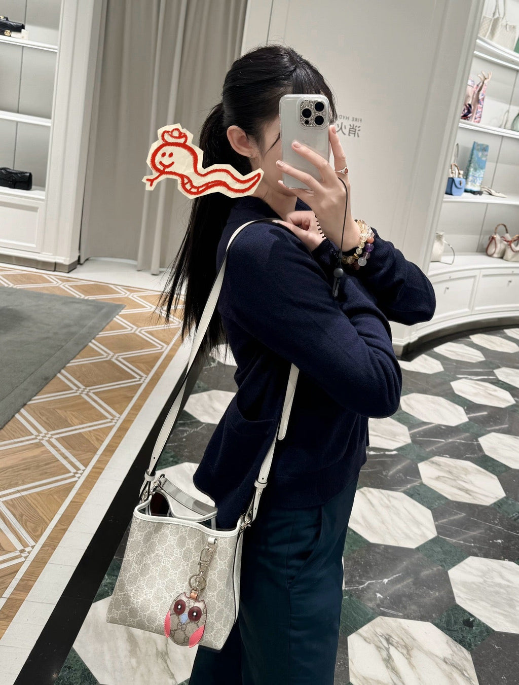 Gucci Emblem Bucket Bag-815103