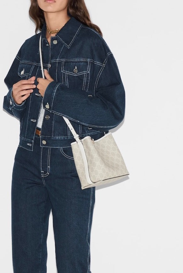 Gucci Emblem Bucket Bag-815103