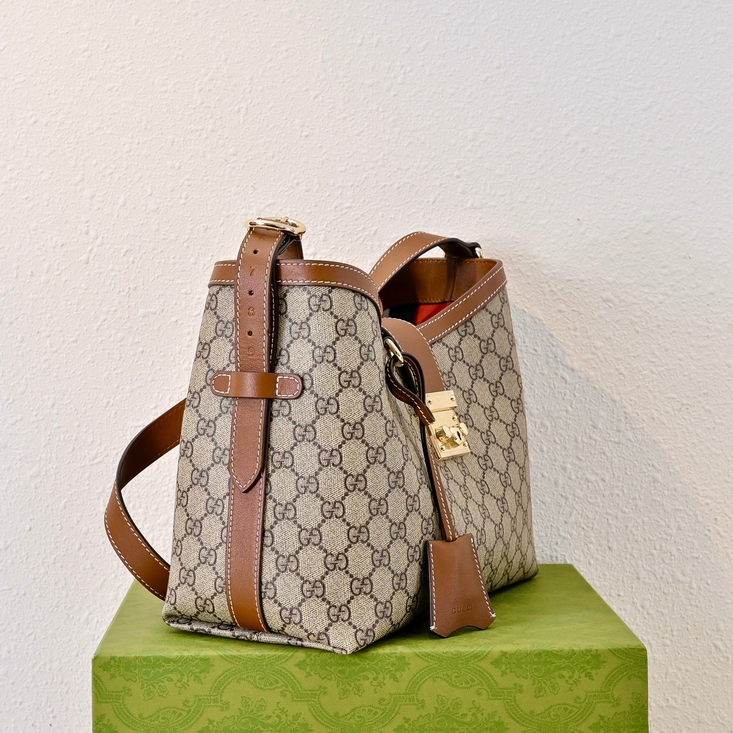 Gucci GG Padlock Shoulder Bag – 839021