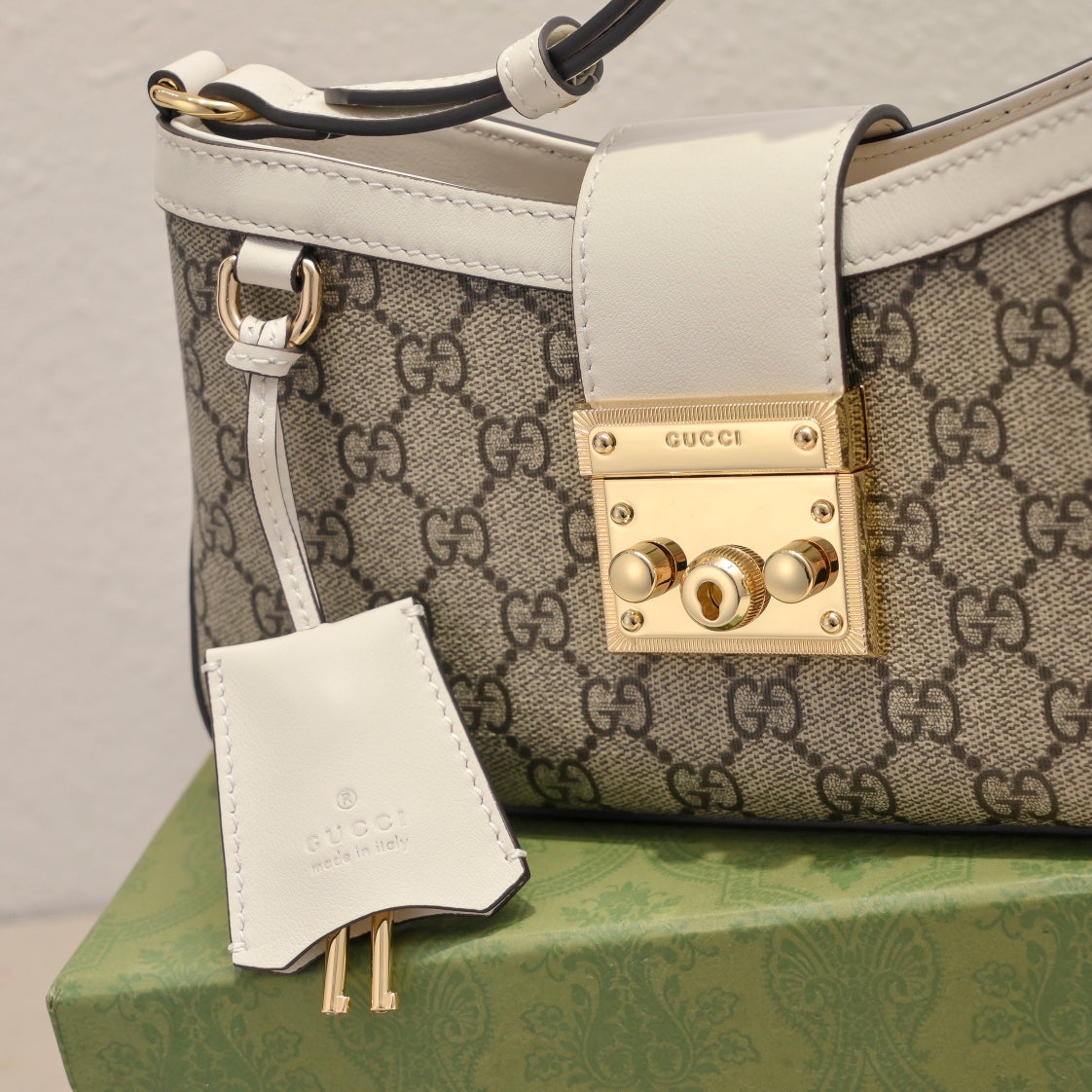 Gucci Padlock Underarm Bag – 811705