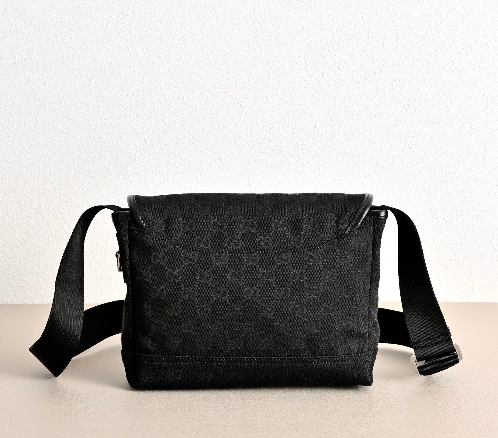 Gucci GG Canvas Small Crossbody Bag – 854745