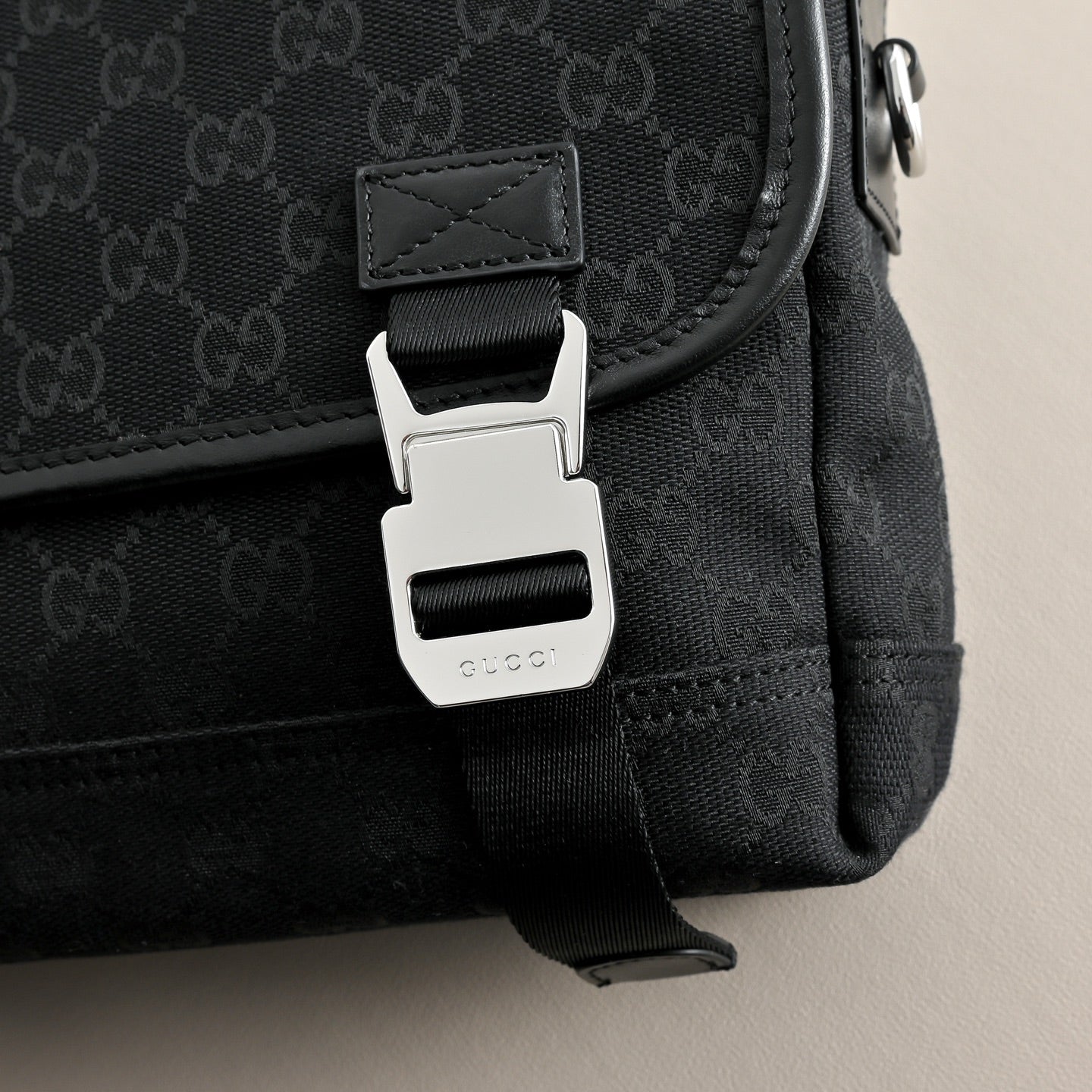 Gucci GG Canvas Small Crossbody Bag – 854745