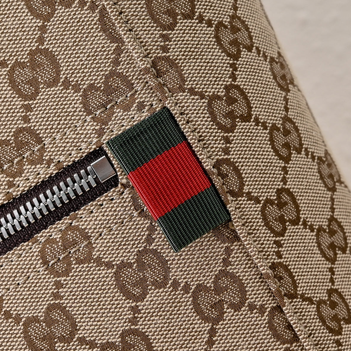 Gucci GG Canvas Medium Tote Bag – 834796