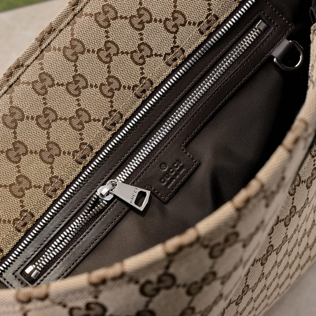 Gucci GG Canvas Medium Tote Bag – 834796