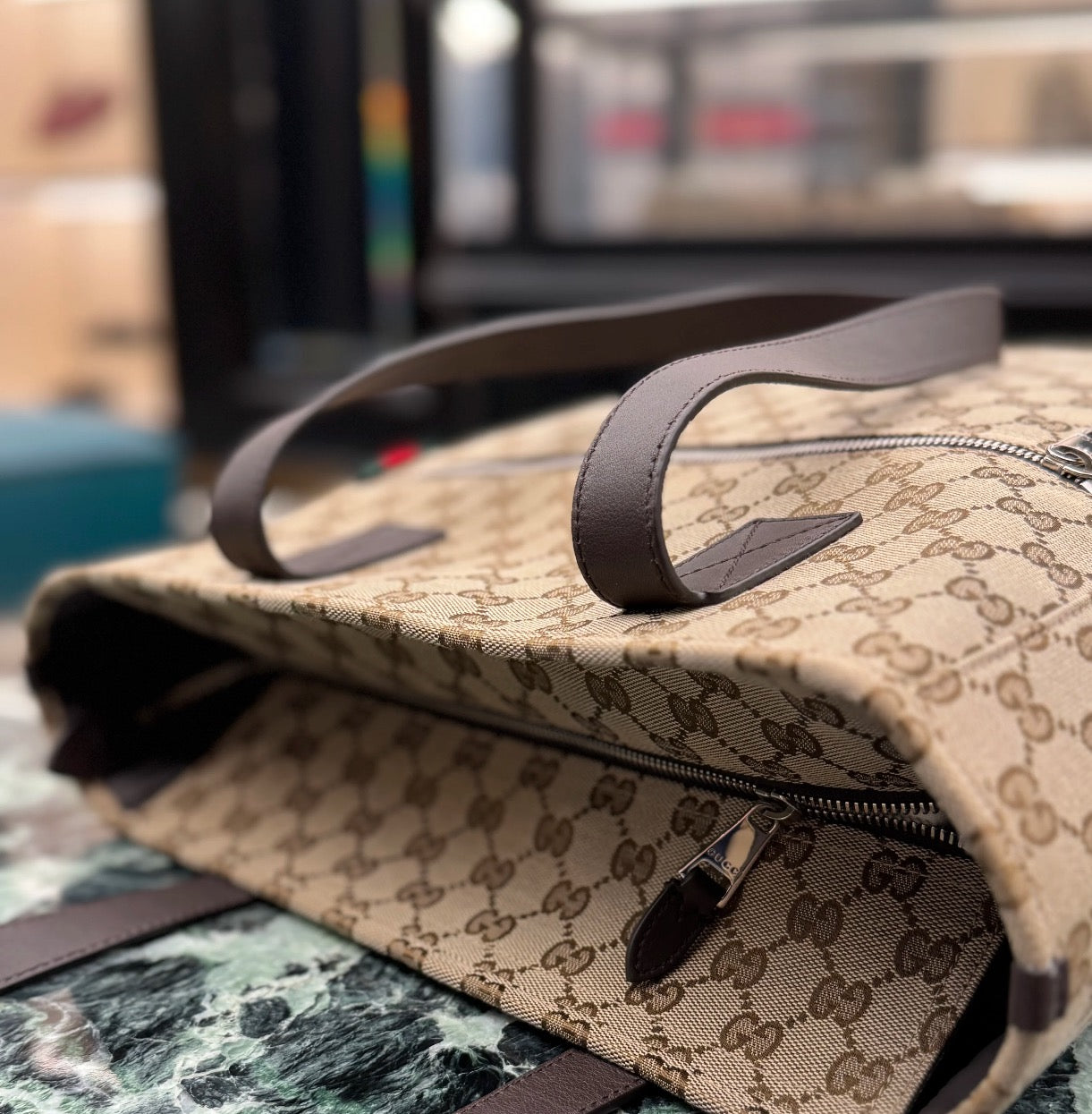 Gucci GG Canvas Medium Tote Bag – 834796